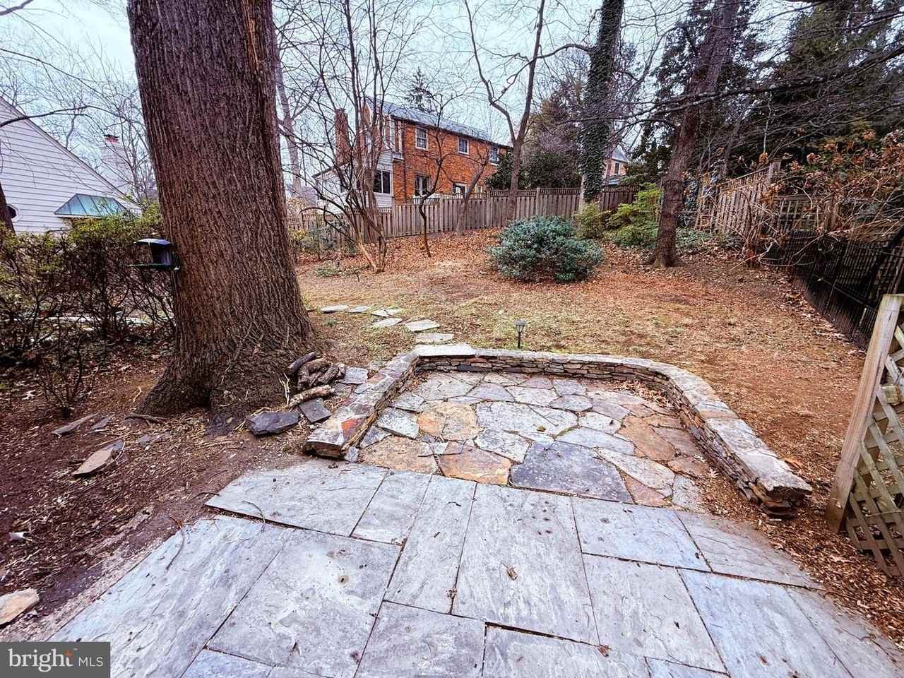 3202 Rolling Rd - Photo 6 of 43