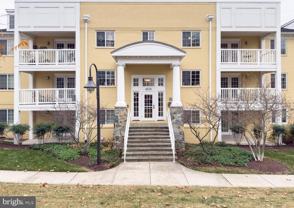 4113 S Four Mile Run Dr - Photo 1 of 1