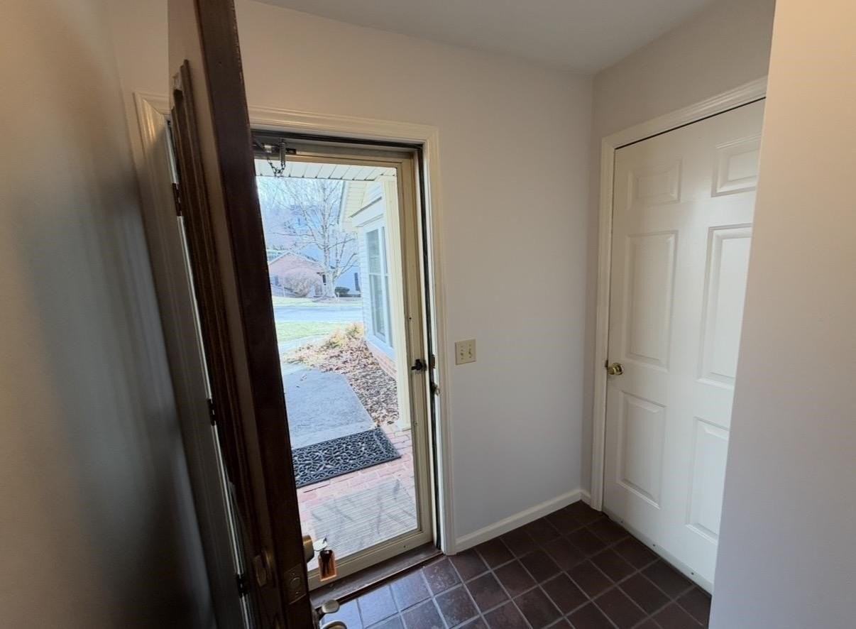 902 Vista Ter - Photo 6 of 40