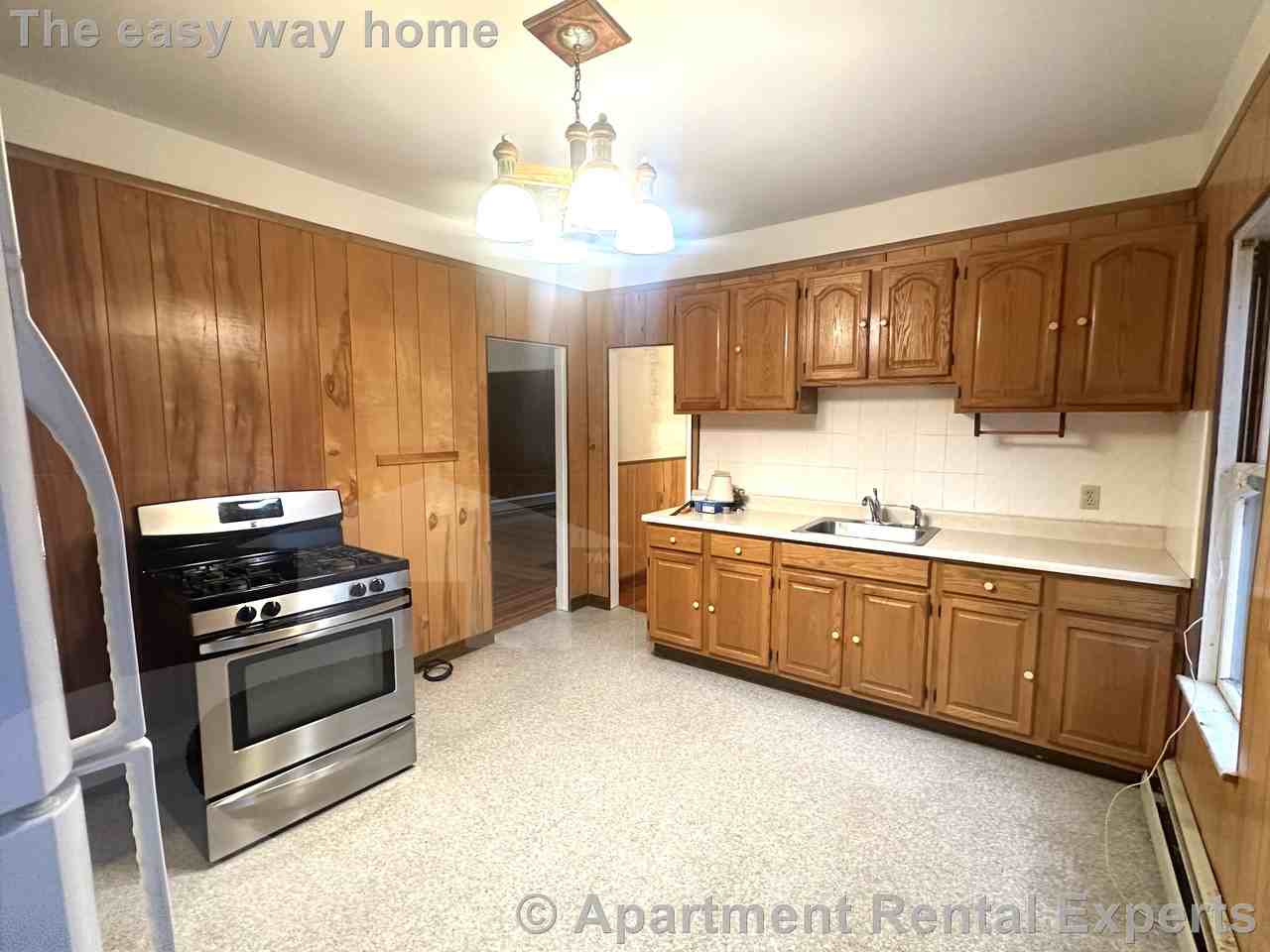 18 Holyoke Rd #1 - Photo 5 of 7