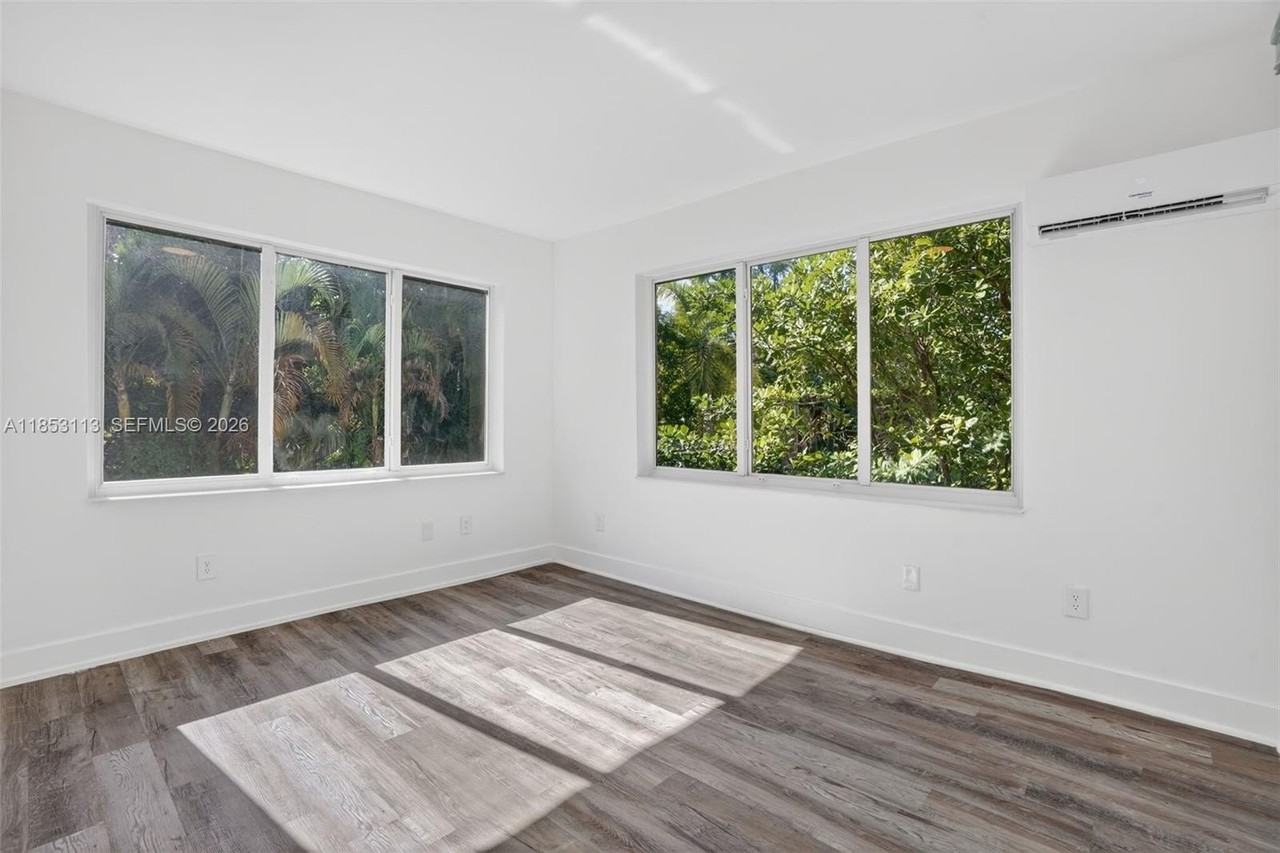 1630 Sw 10th St #8 - Photo 6 of 16