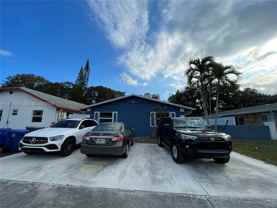 1814 Sw 22nd St #1 - Photo 1 of 1