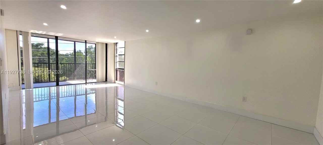 2500 Ne 135th St #C302