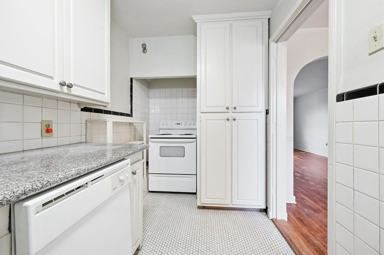 Southdowns Apartments - Photo 4 of 16