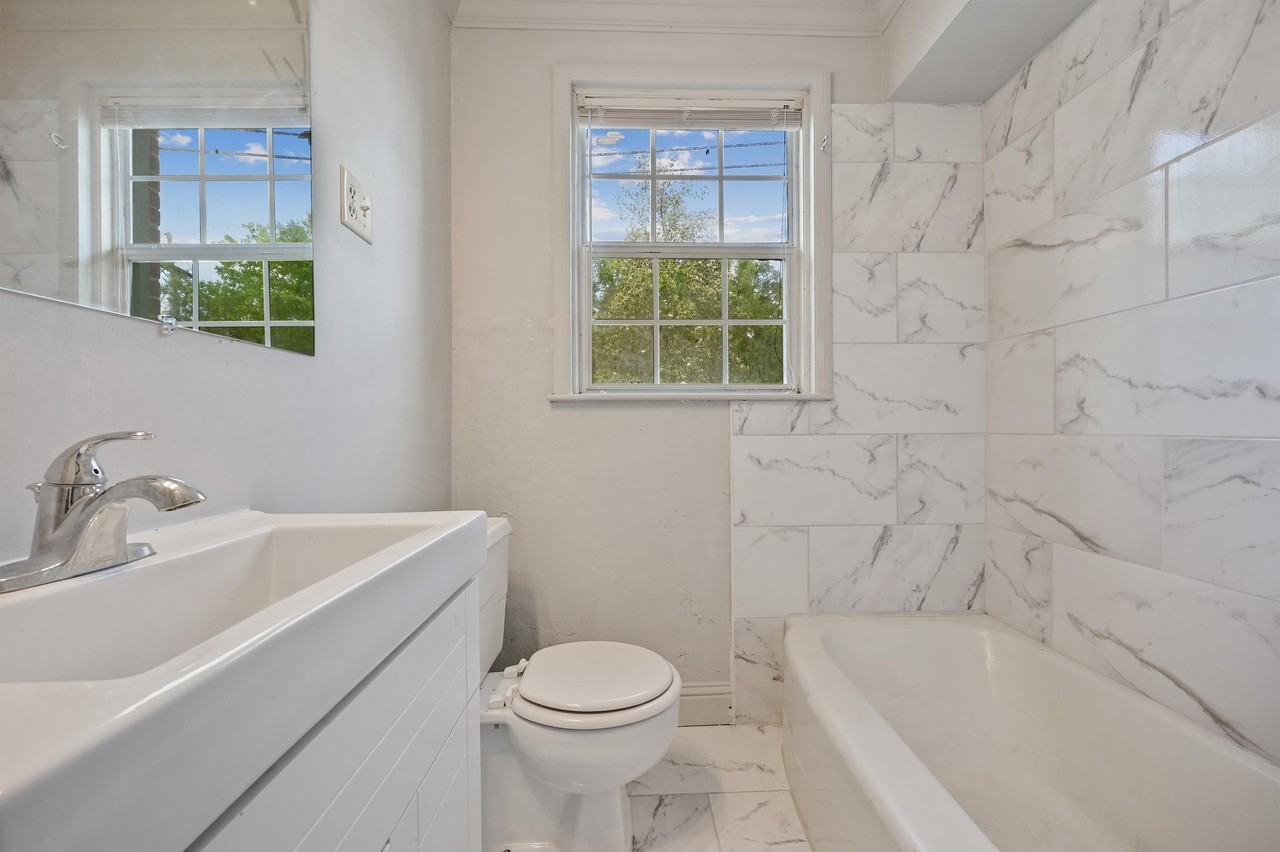 Southdowns Apartments - Photo 6 of 16