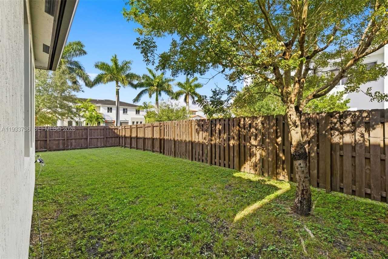 15293 Sw 176th Ter #15293 - Photo 3 of 50