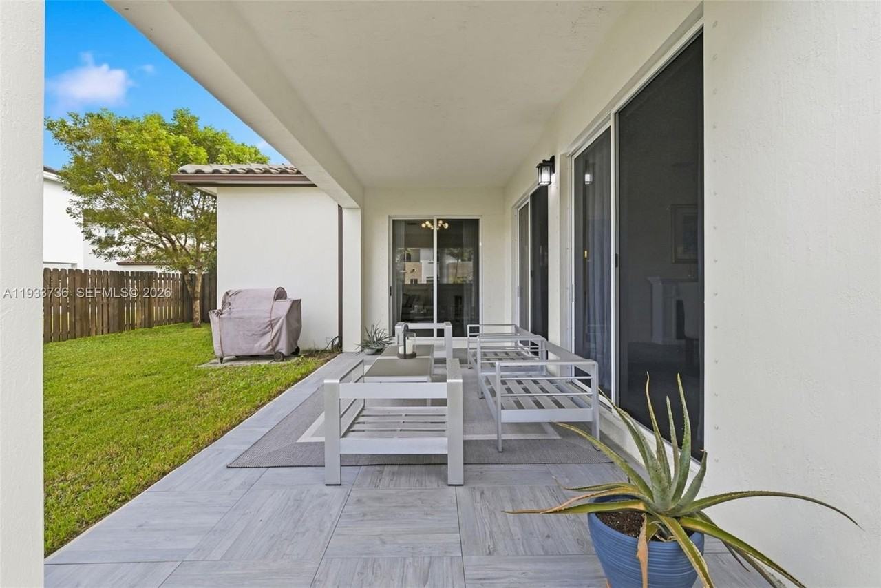 15293 Sw 176th Ter #15293 - Photo 6 of 50