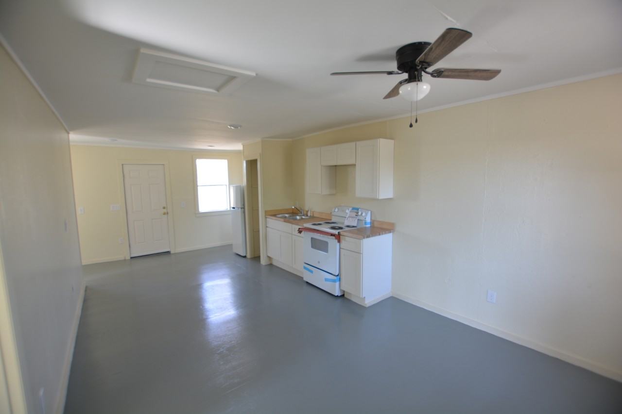 2726 Shamrock Drive - Photo 3 of 8