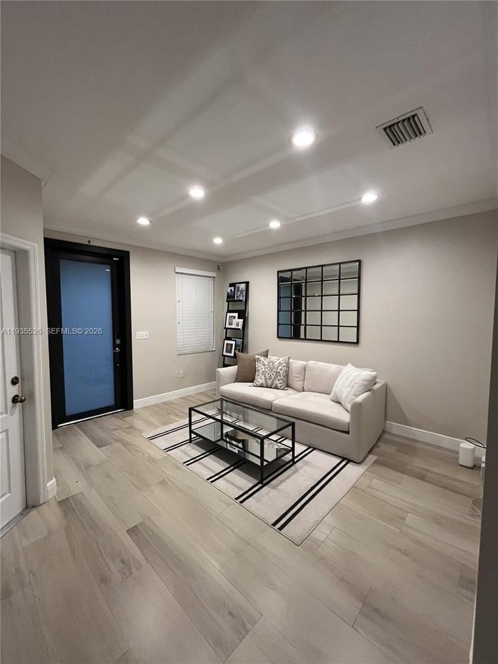 10872 Sw 89th St #10872 - Photo 3 of 25