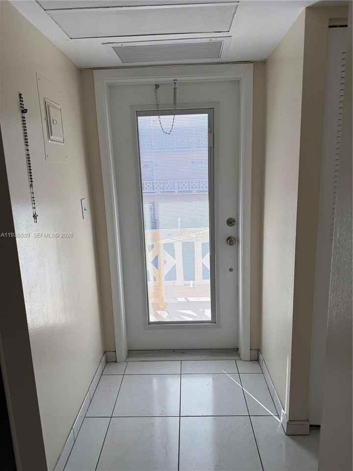 5061 W Oakland Park Blvd #211 - Photo 5 of 31