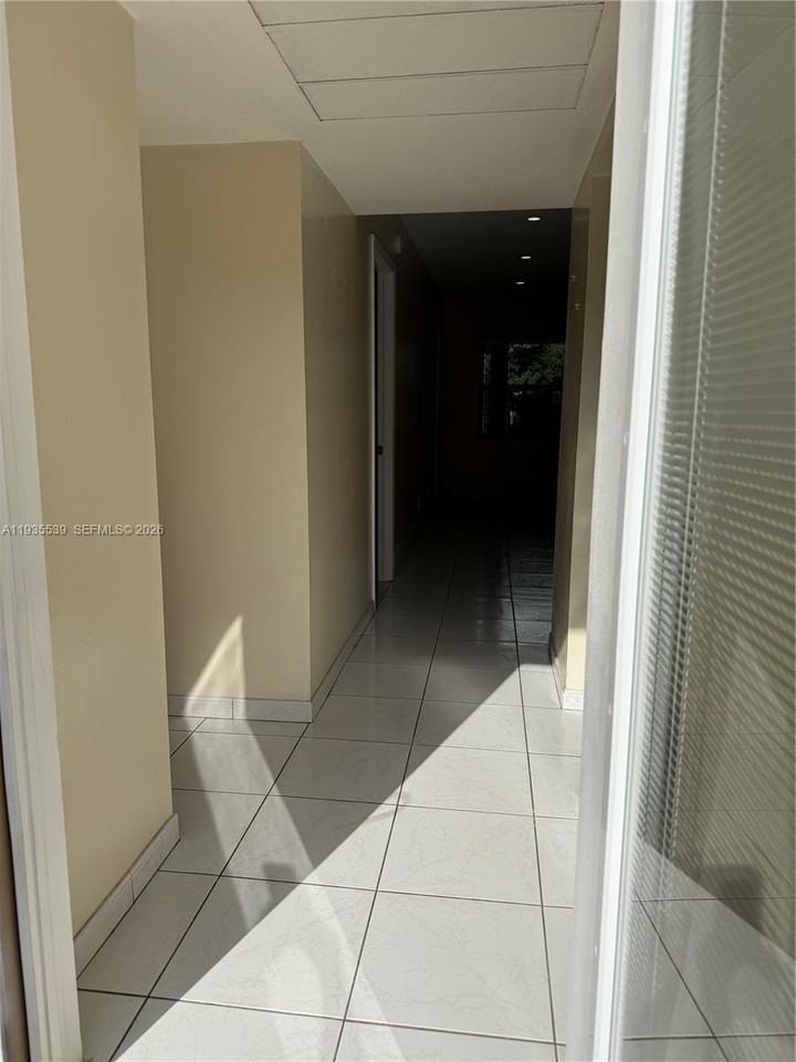 5061 W Oakland Park Blvd #211 - Photo 6 of 31