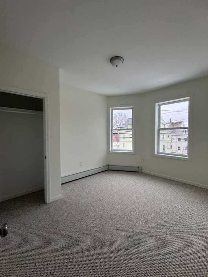 116 West Street - Photo 5 of 9