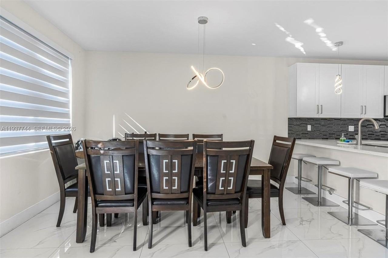 11851 Sw 220th St - Photo 6 of 23