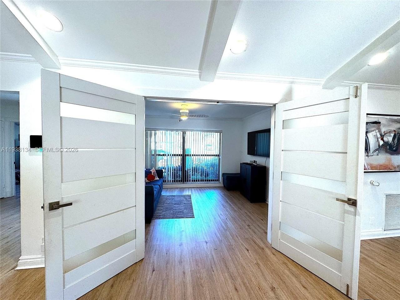 4905 Bayberry Ln - Photo 6 of 23