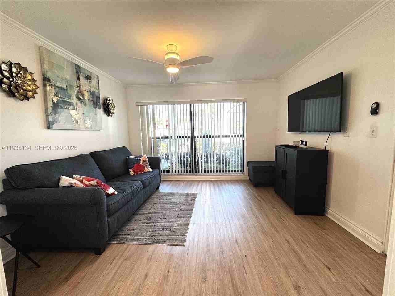 4905 Bayberry Ln - Photo 7 of 23