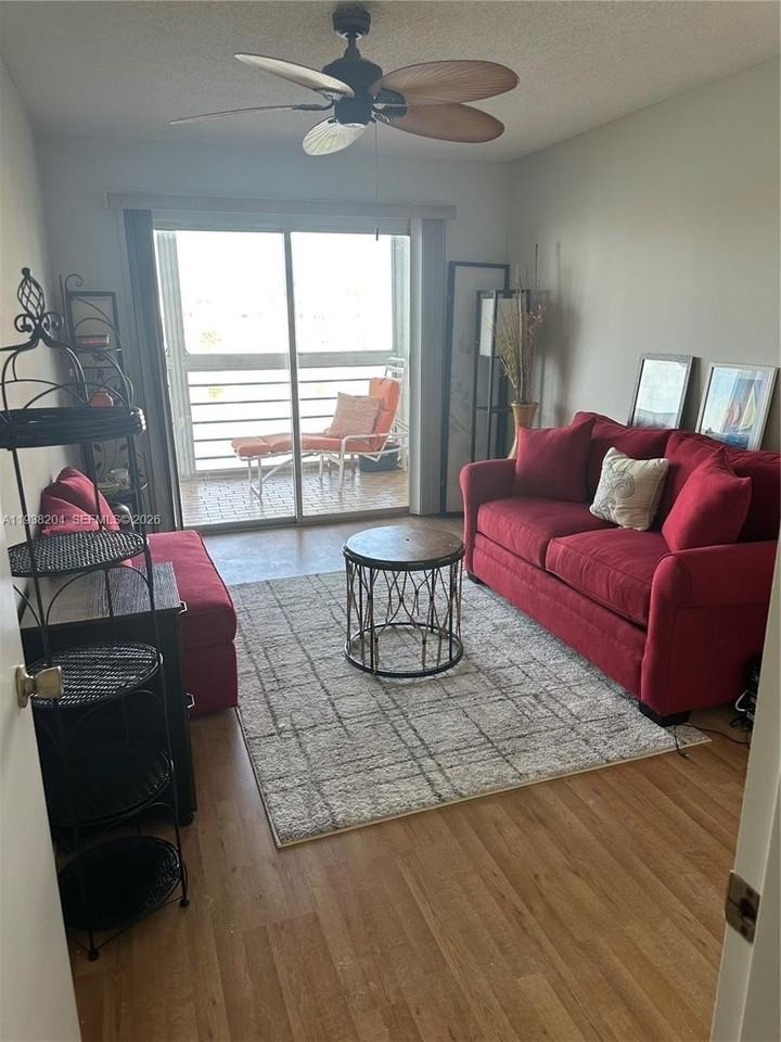 3043 Exeter C #3043 - Photo 3 of 9