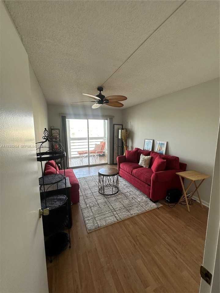 3043 Exeter C #3043 - Photo 5 of 9