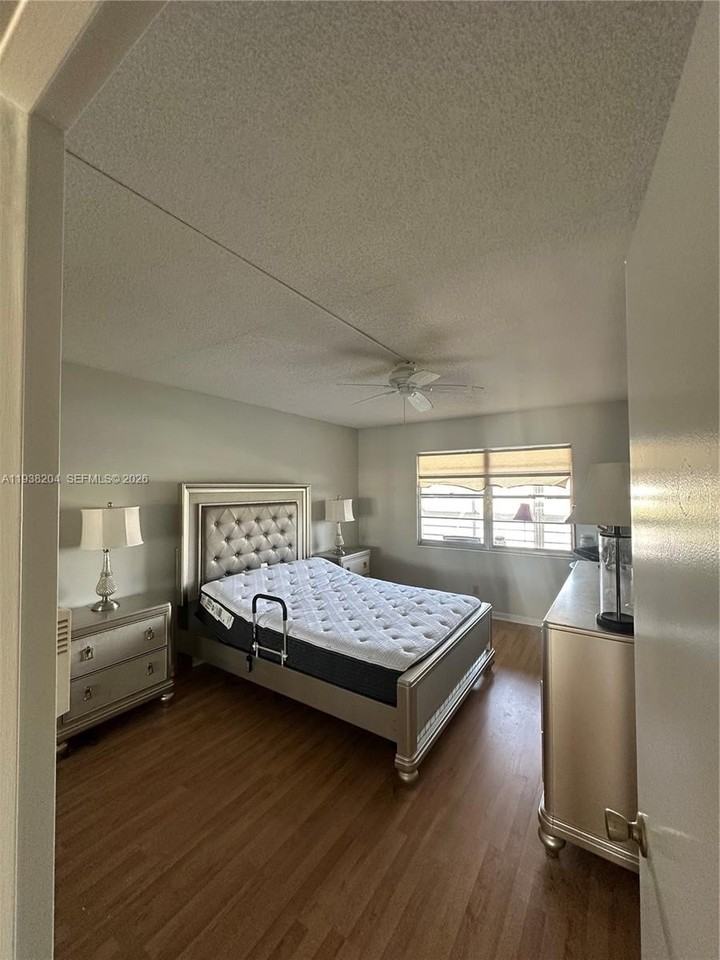 3043 Exeter C #3043 - Photo 6 of 9