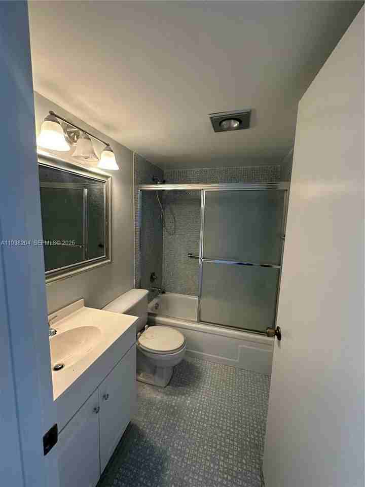 3043 Exeter C #3043 - Photo 7 of 9