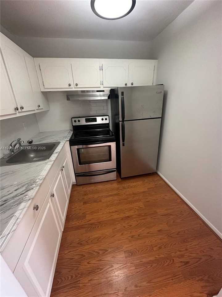 118 Brighton C #118 - Photo 4 of 12