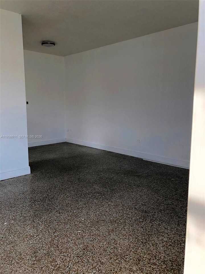 2830 Sw 38th Ct - Photo 5 of 6