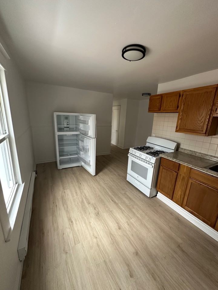 1906 East Main Street - Photo 3 of 6