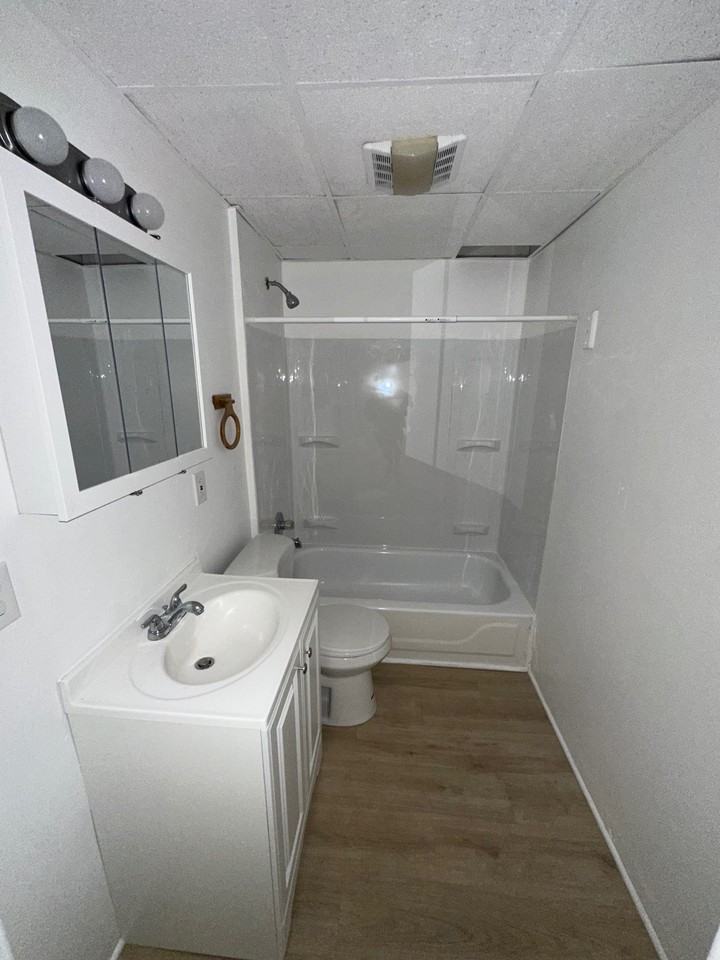 1906 East Main Street - Photo 4 of 6