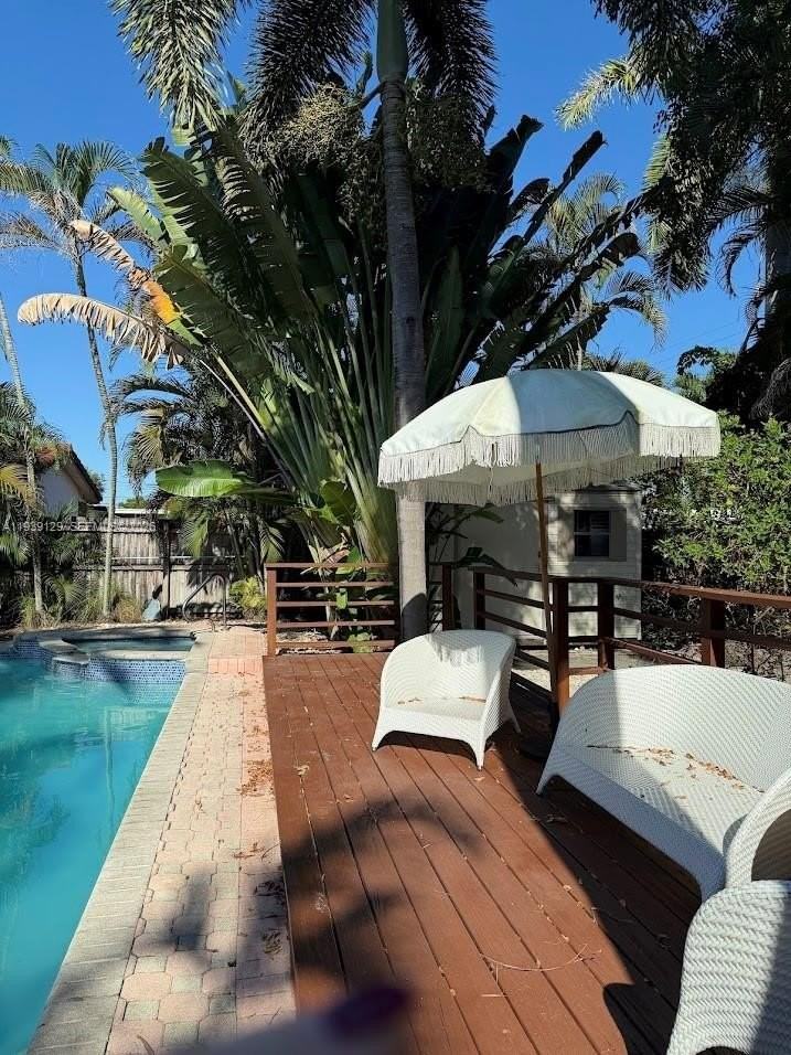 1811 N 40th Ave - Photo 2 of 18