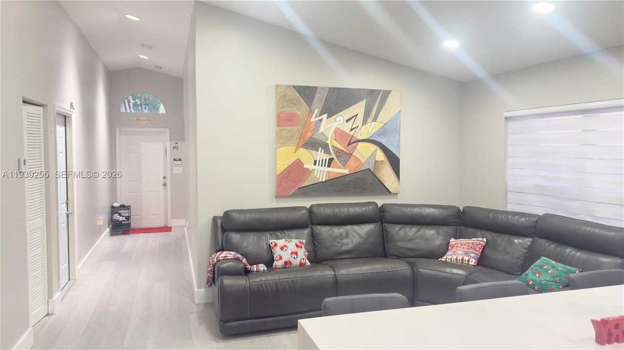 2006 Se 14th Ct #0 - Photo 4 of 13