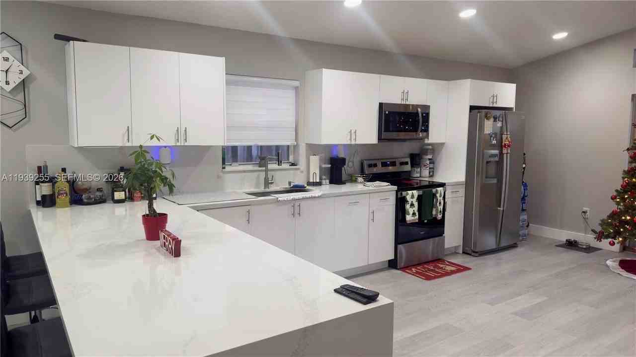 2006 Se 14th Ct #0 - Photo 6 of 13