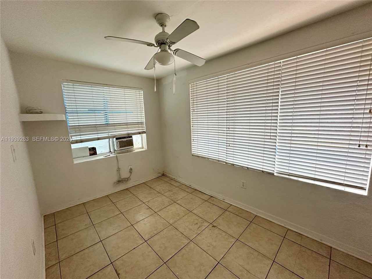 1021 Nw 3rd St #101 - Photo 4 of 11