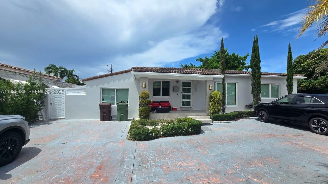 265 W 53rd Ter #2 - Photo 2 of 22