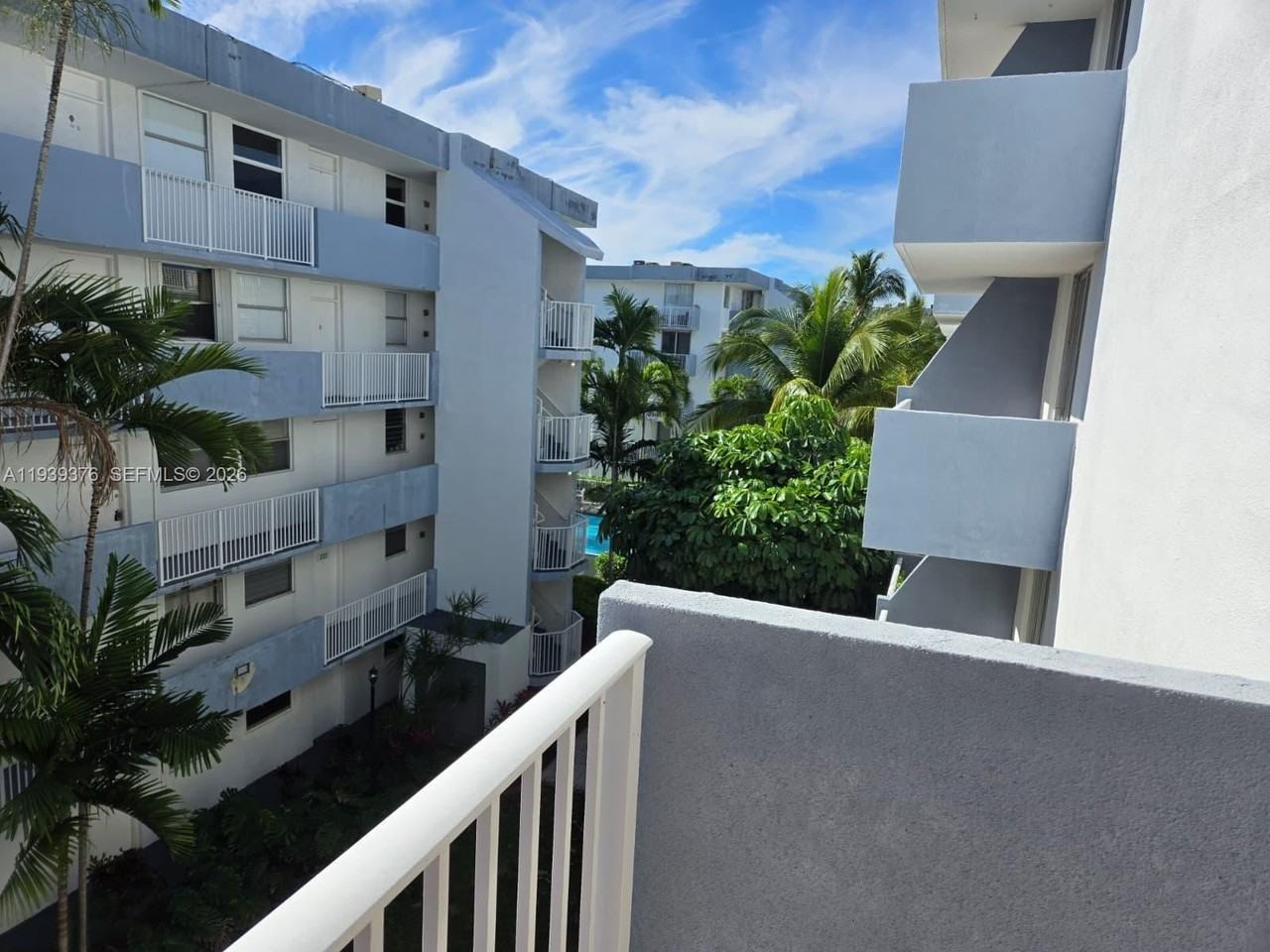 1801 S Treasure Dr #402