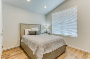 featured image of 402 Lincoln Ln