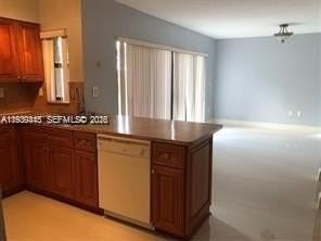 8880 Sw 6th Ln #04 - Photo 3 of 10