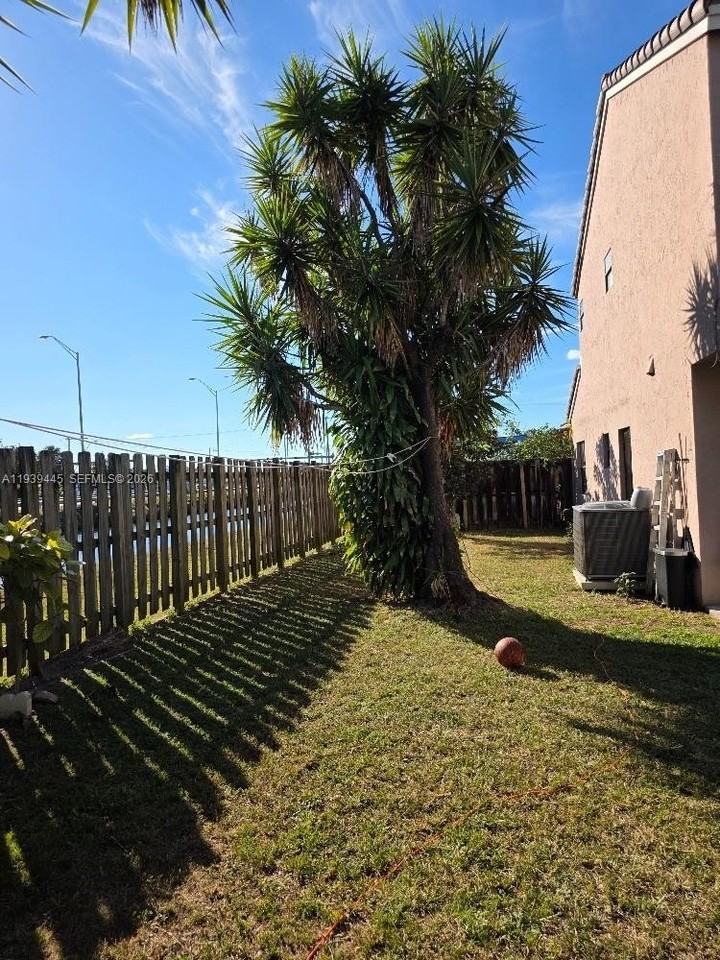 8880 Sw 6th Ln #04 - Photo 7 of 10