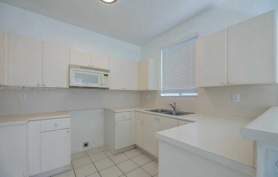 1441 Se 24th Ct #257 - Photo 4 of 13