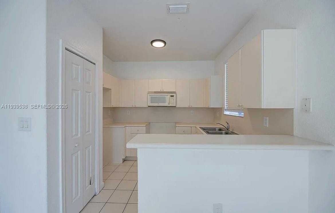 1441 Se 24th Ct #257 - Photo 5 of 13