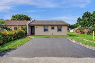 5314 Sw 140th Pl - Photo 1 of 1