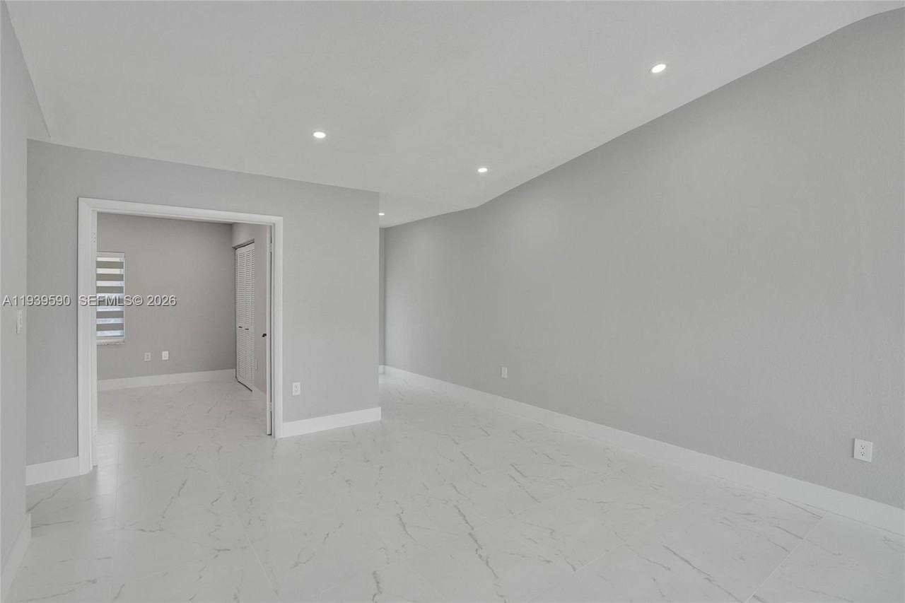 5314 Sw 140th Pl - Photo 4 of 41