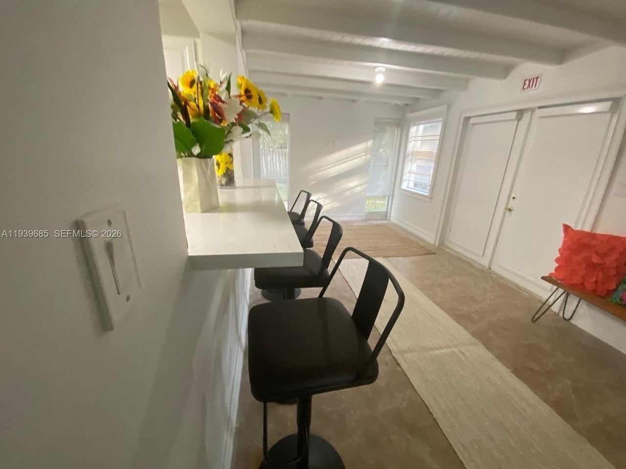 1110 Ne 119th St #0 - Photo 4 of 14