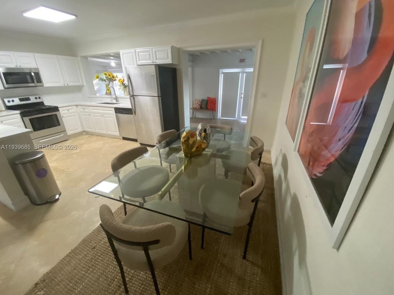 1110 Ne 119th St #0 - Photo 6 of 14