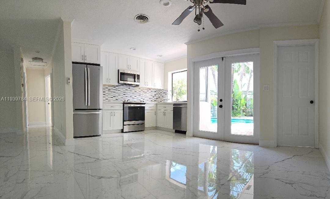 3909 Nw 17th Ter #0 - Photo 5 of 32