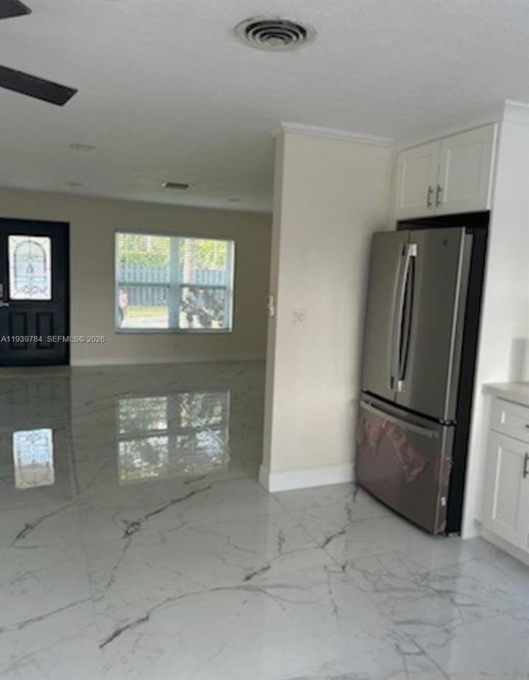 3909 Nw 17th Ter #0 - Photo 7 of 32