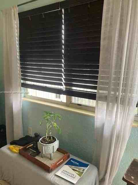 653 Michigan Ave #11 - Photo 4 of 15