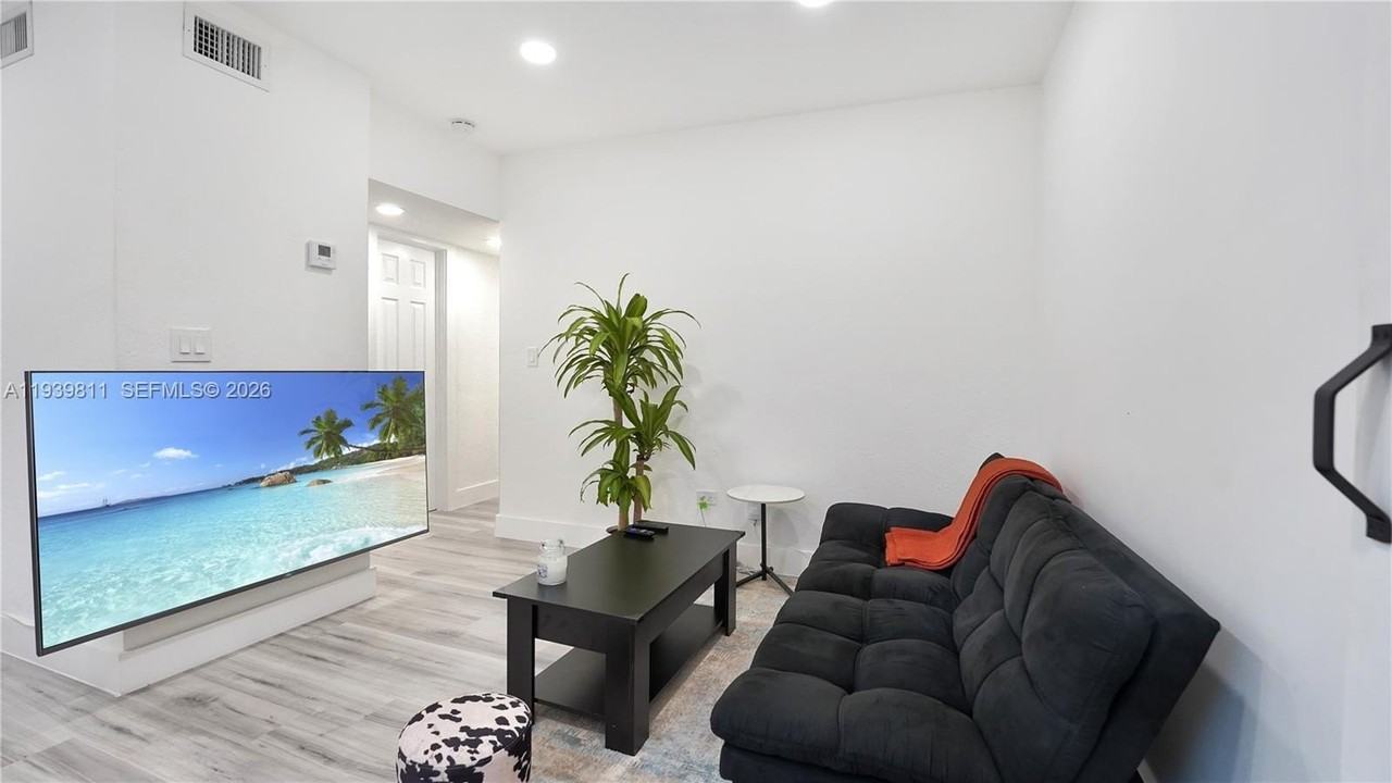 1441 Ne 154th Ter - Photo 6 of 48