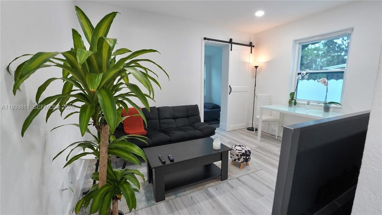 1441 Ne 154th Ter - Photo 7 of 48