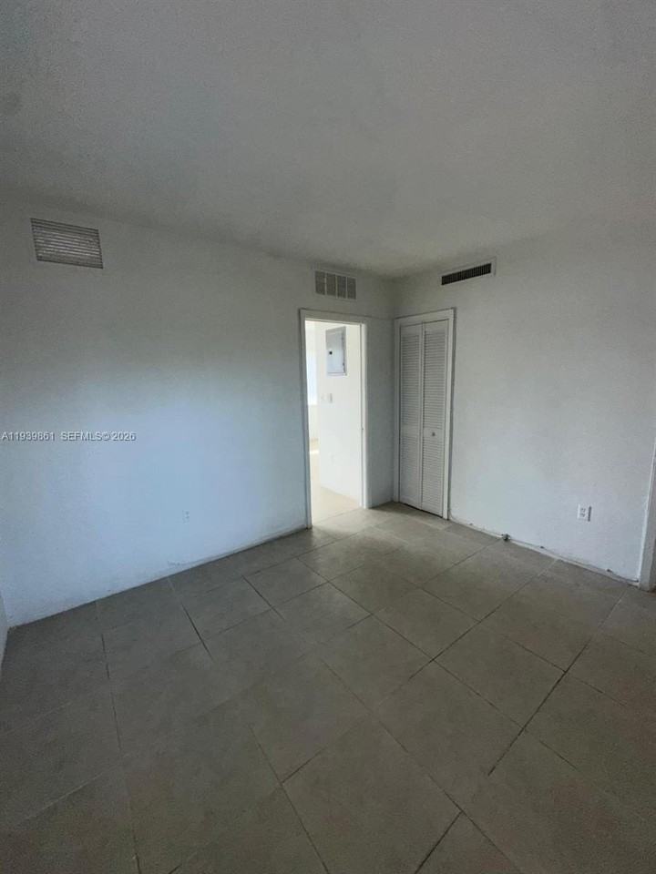 101 Nw 29th Ave #4 - Photo 7 of 12