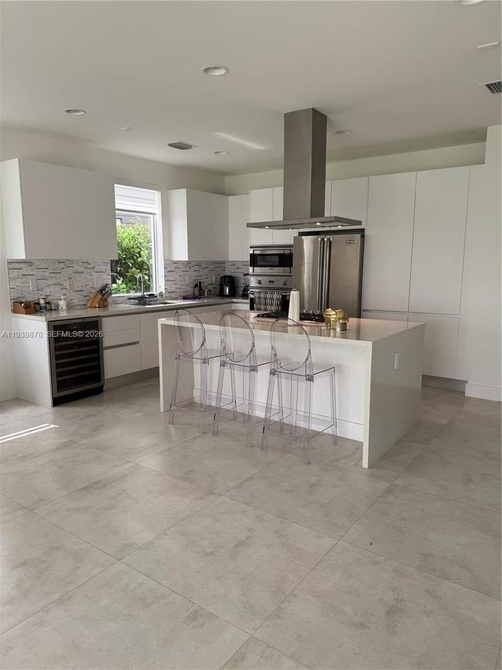 7547 Nw 98th Ave - Photo 6 of 19