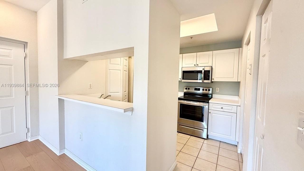 2807 Veronia Dr #202 - Photo 7 of 19